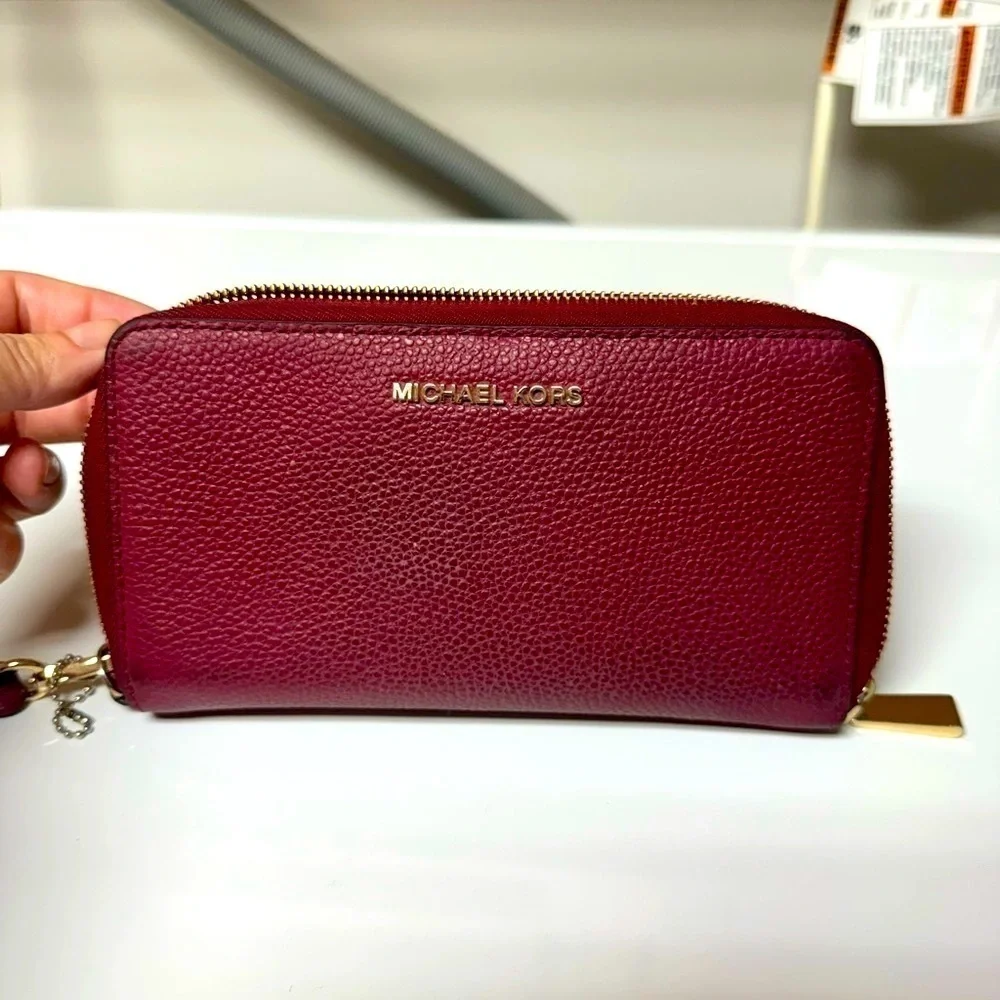Michael Kors Jet Set Travel Wristlet Wallet Burgundy Pebbled Leather